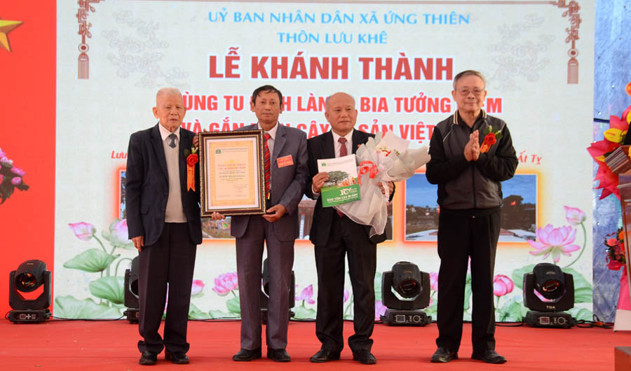 C&acirc;y[-]Đại[-]thụ[-]trước[-]ng&ocirc;i[-]Đ&igrave;nh[-]cổ[-]v&ugrave;ng[-]ven[-]Đ&ocirc;[-]được[-]vinh[-]danh[-]C&acirc;y[-]Di[-]sản[-]Việt[-]Nam